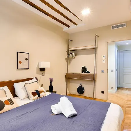 Apartment Urban Flat 73 - Luxury Parisian Flat Near Les Halles Rivoli