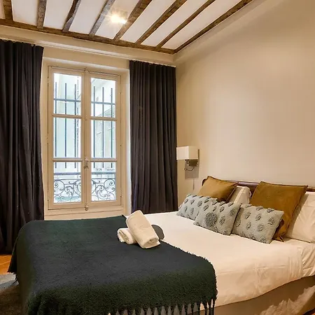 Urban Flat 73 - Luxury Parisian Flat Near Les Halles Rivoli Apartment